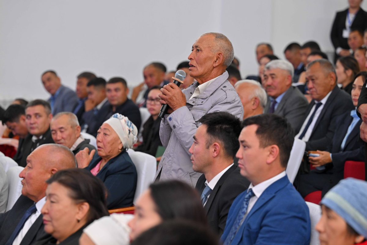 Өңір басшысы Мақаншыда тұрғындармен жүздесті: инфрақұрылым, әлеуметтік және агрожобалар талқыланды