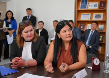 Алакөл туризмін көтеру және әлеуметтік түйткілдер: өңір басшысы Мақаншыда азаматтарды қабылдады