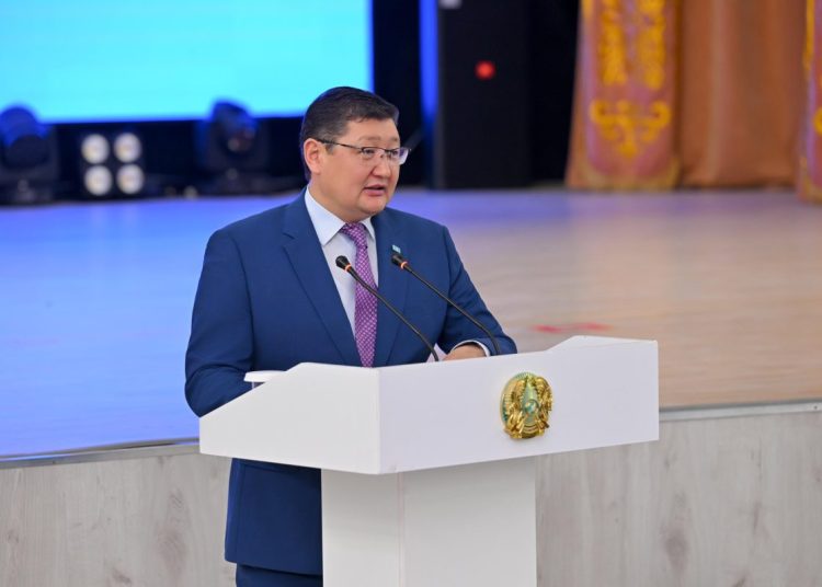 Өңір басшысы Мақаншыда тұрғындармен жүздесті: инфрақұрылым, әлеуметтік және агрожобалар талқыланды