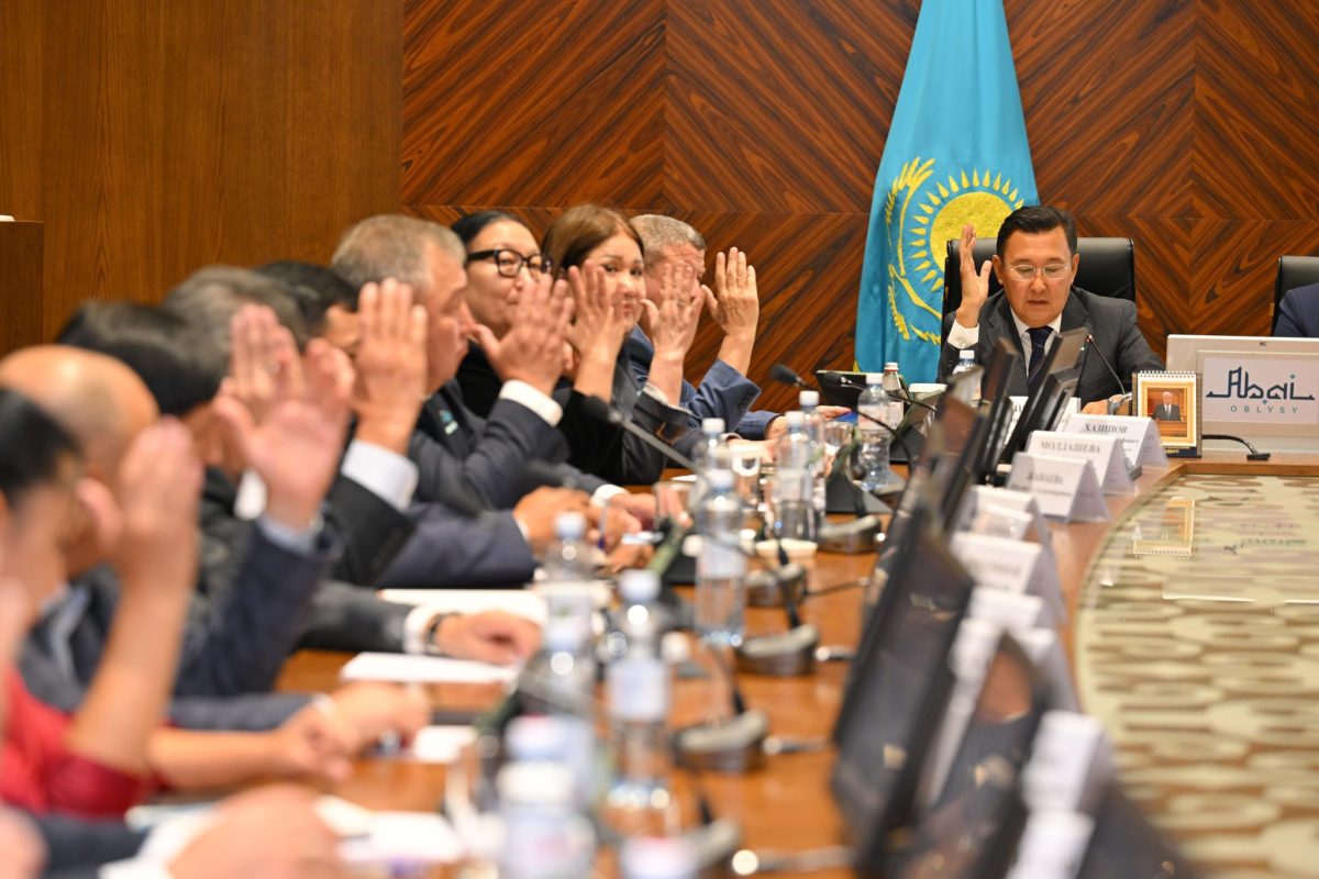 Абай облысының 30-сессиясында әлеуметтік маңызы бар мәселелер шешілді