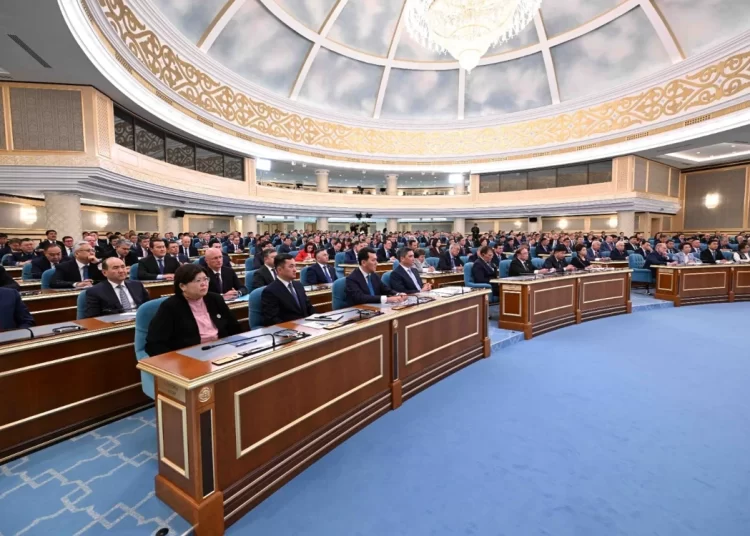 Ішкі және сыртқы нарықта бәсекеге қабілетті өнім шығару жұмысы жүйесіз жүргізіліп жатыр — Мемлекет басшысы