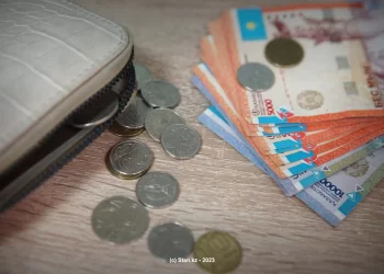 900 мың теңгеден жоғары: Қазақстандағы ең жоғары зейнетақы алатындардың алғашқы бестігі жарияланды