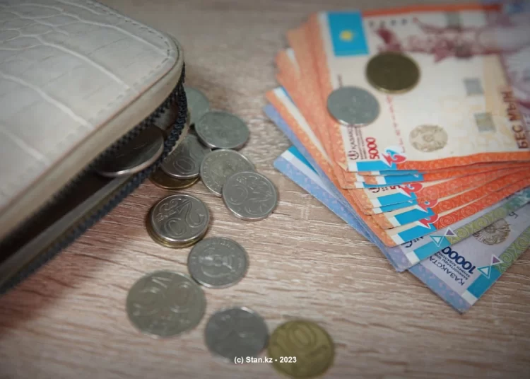 900 мың теңгеден жоғары: Қазақстандағы ең жоғары зейнетақы алатындардың алғашқы бестігі жарияланды