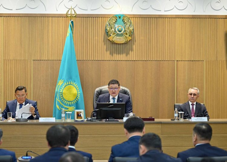 Абай облысында Президент Жолдауын жүзеге асыру жолдары талқыланды