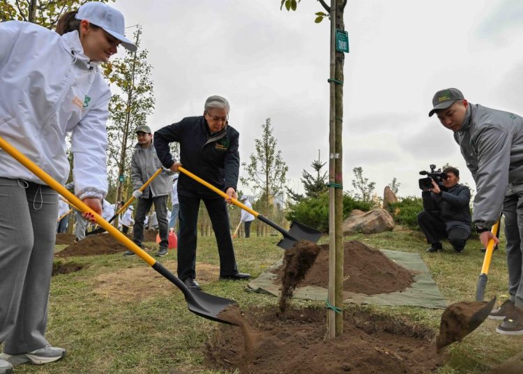 Мемлекет басшысы «Таза Қазақстан» экологиялық акциясына қатысты