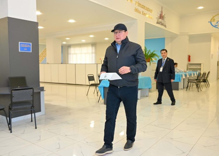 Берік Уәли Семейдегі тікелей сайлауда дауыс берді