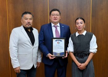 Мұстафа Өзтүріктің қызы Неслихан аймақ басшысымен жүздесті