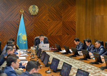 Абай облысында кадрлық тұрақтылық пен мектеп асханаларына бақылау күшейеді