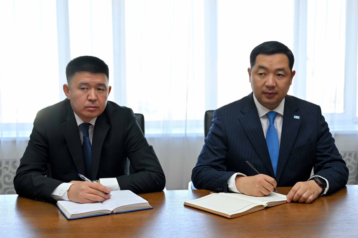 Облыс әкімі Парламент Мәжілісінің депутаттарымен кездесті