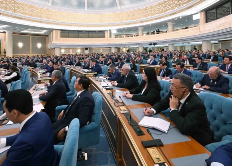 Тоқаев: «Бірпалаталы парламент — халықаралық үрдіске сай, бірақ шешім асықпай қабылданады»