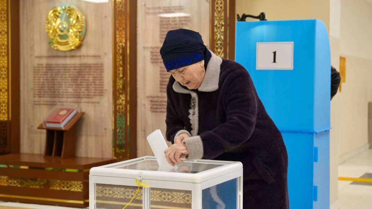 Семейде әкім сайлауы өтіп жатыр: 128 учаске ашылды, қала тұрғындары белсенді