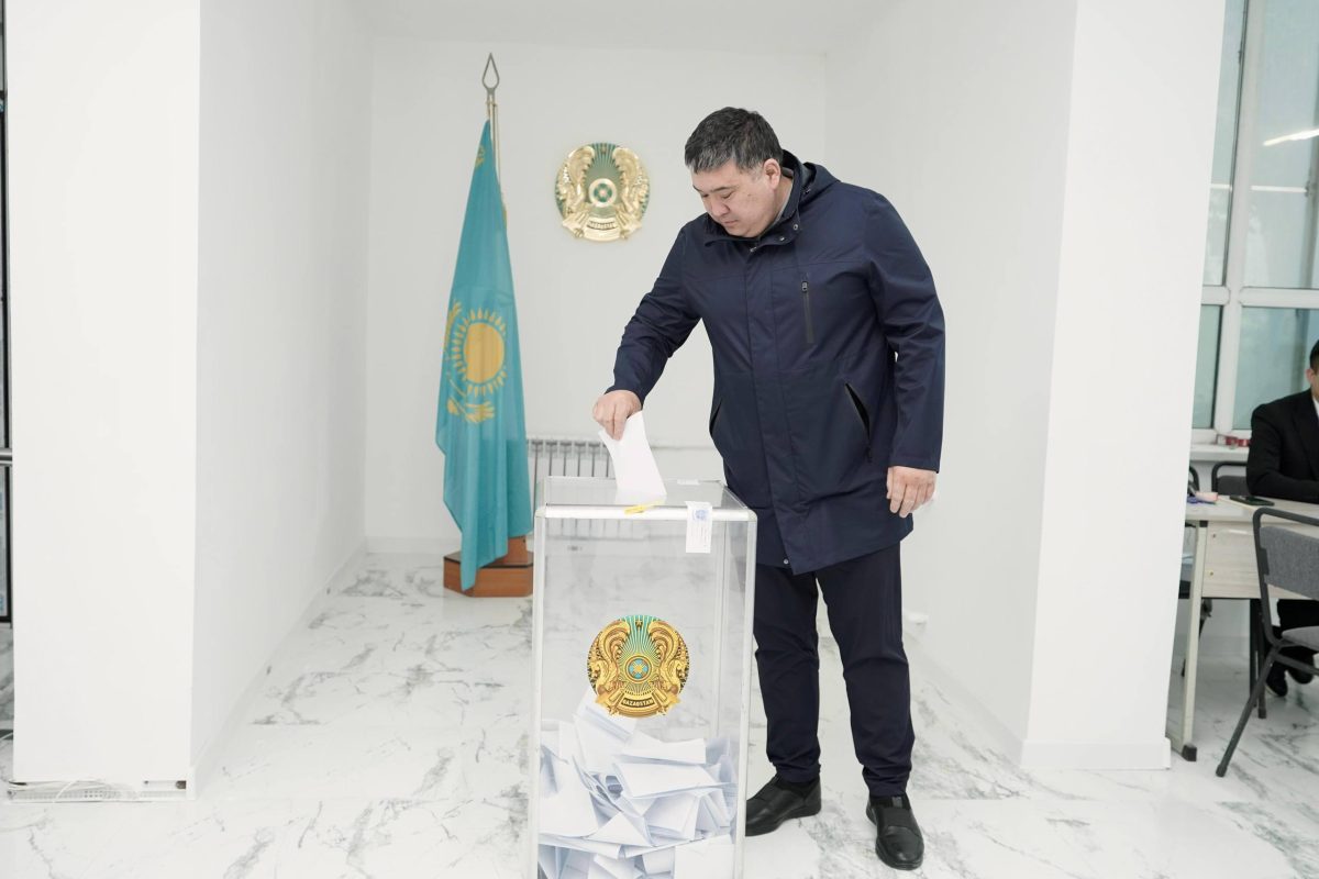 Семейде әкім сайлауы өтіп жатыр: 128 учаске ашылды, қала тұрғындары белсенді