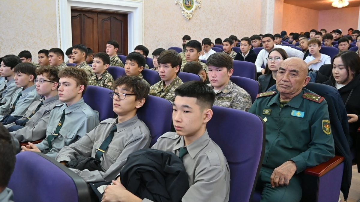 Семейде жас сарбаздар Отан алдындағы борышын өтеуге салтанатты түрде аттанды