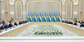 Мемлекет басшысы Өзбекстан Президентімен келіссөз барысында саяси және экономикалық байланыстарды жандандыра түсетін жаңа бағыттар айқындалғанын жеткізді