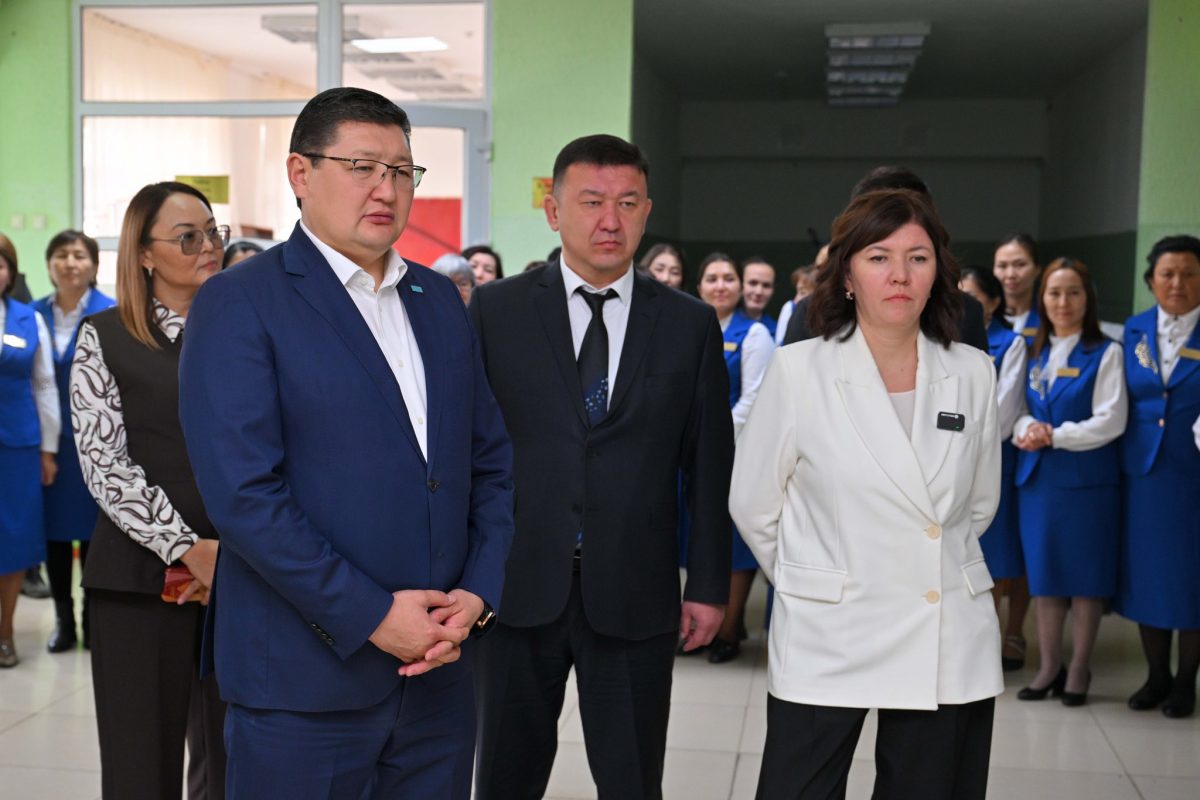 Оқу-ағарту министрі Абай облысындағы мектептер мен балабақшалардың жағдайын көрді