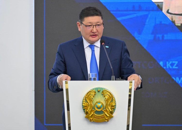 Абай облысы қалай дамып жатыр: Берік Уәли Орталық коммуникациялар қызметінде алдағы жоспарлар туралы баяндады