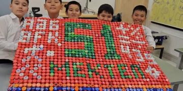 Келешек мектебінде пластик қақпақтардан EcoBox жасалды