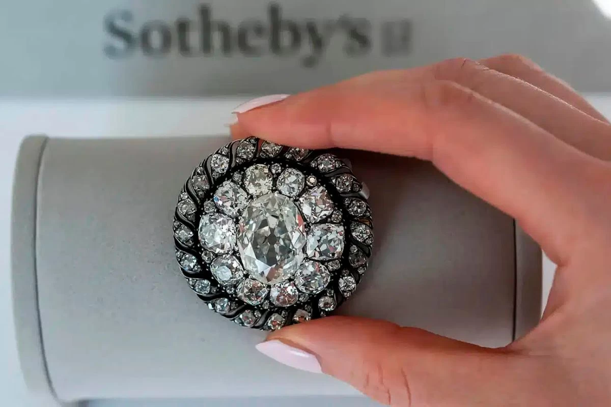 Наполеон әскерінен қалған түйреуіш аукционда 4,4 млн долларға сатылды