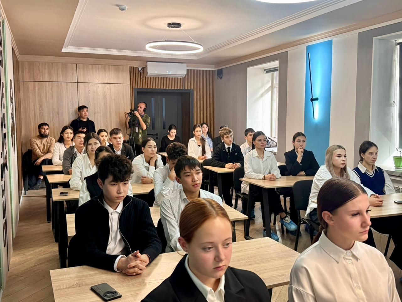 «Заң және тәртіп»: гендерлік теңдік пен тұрмыстық зорлық-зомбылықтың алдын алу жөніндегі ашық кездесу