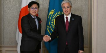 Қасым-Жомарт Тоқаев Rakuten Group компаниясының басшысы Хироши Микитаниді қабылдады