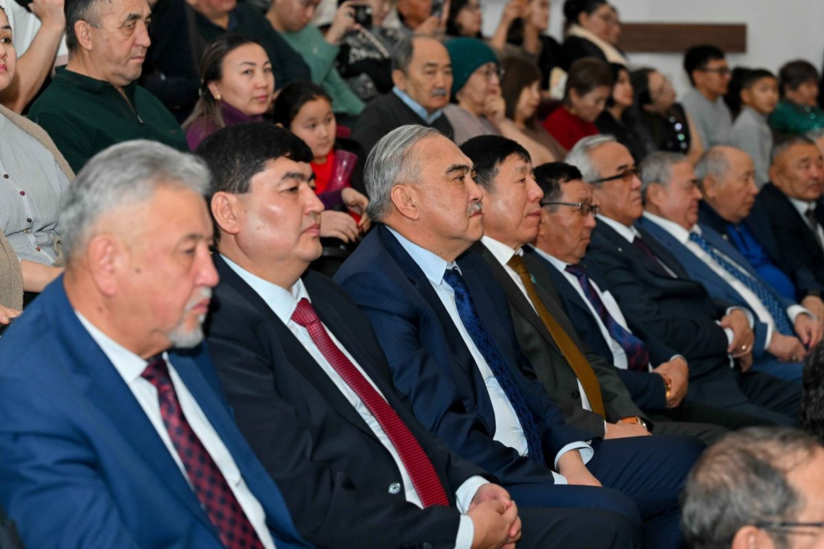 Шымкенттің өнерпаздары Абай еліне арнайы бағдарлама алып келді