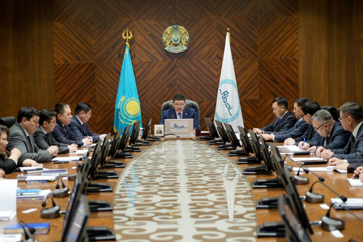 Абай облысында 2025 жылғы жол жөндеу жоспары талқыланды