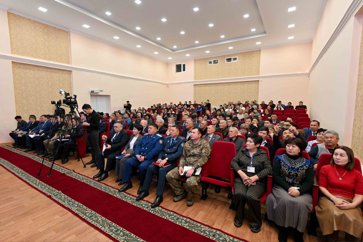 Берік Уәли Қайнарда Жаңасемей ауданының даму мәселелерін талқылады