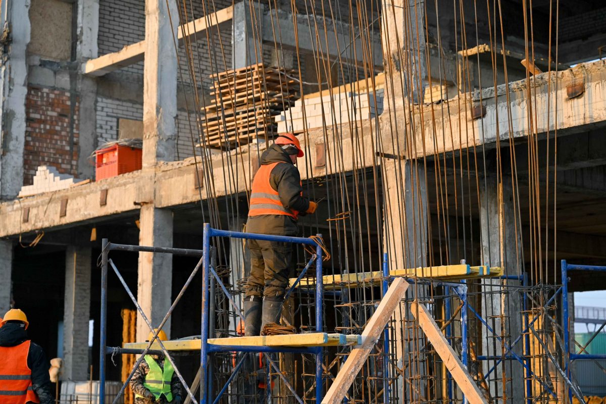 1915 жылы салынған Семей вокзалы қайта жаңарып, аумағы кеңейеді