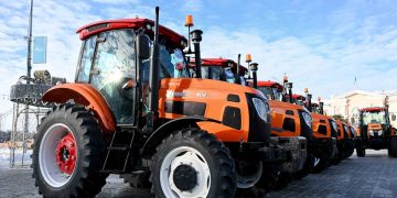 «Үлгілі ауыл» байқауы: Абай облысының 20 үздігіне жаңа трактор кілті тапсырылды