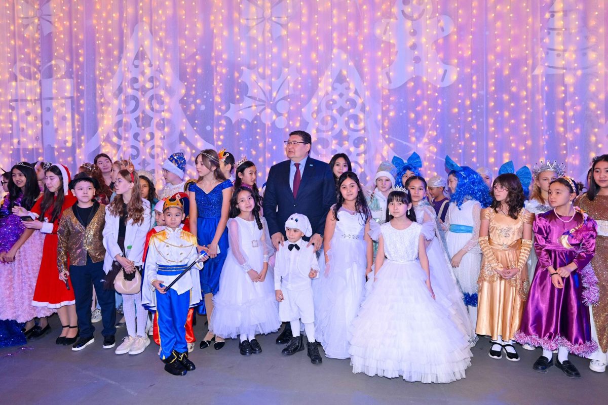 Семей қаласында, «Аренада» өткен Президент шыршасына 200 бала қатысты