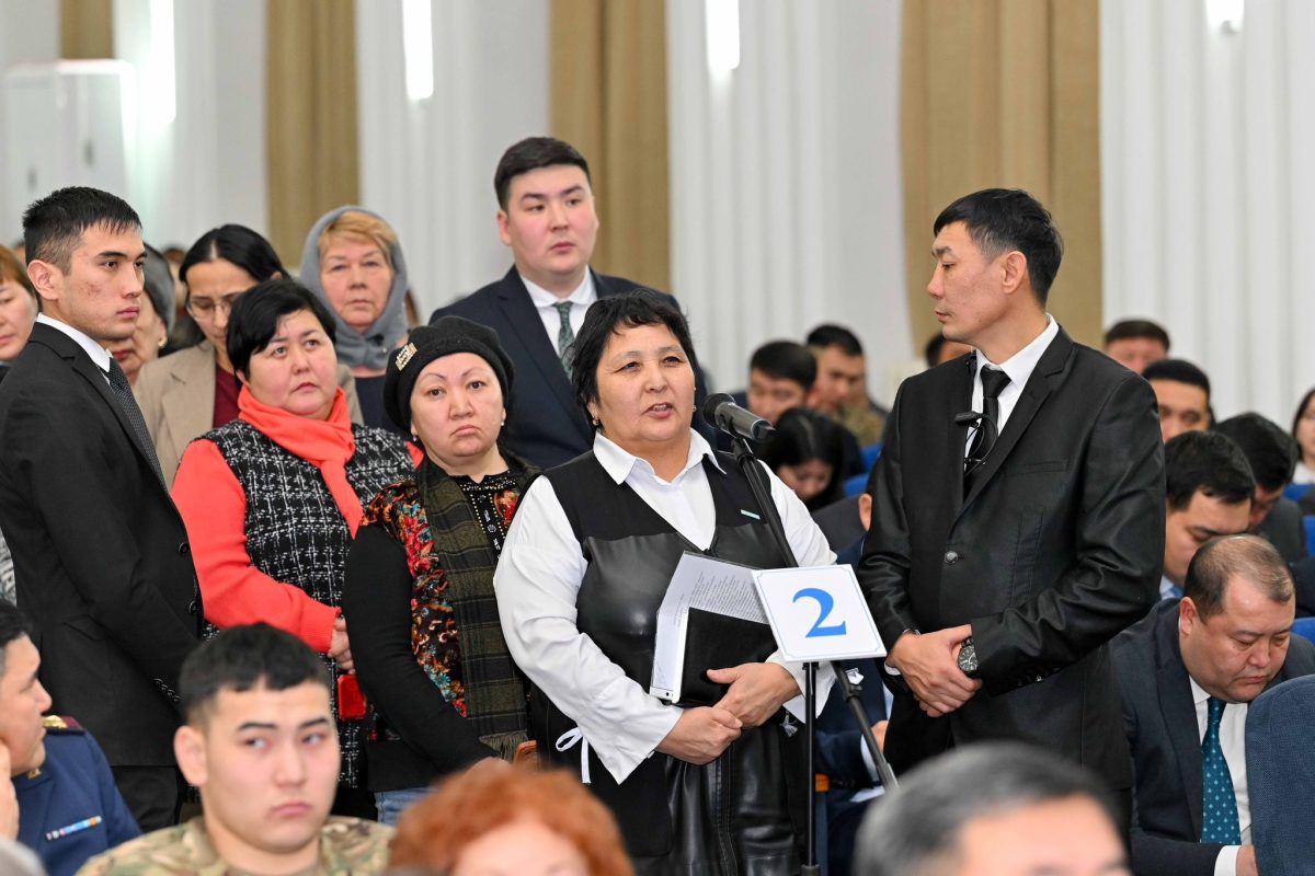 Берік Уәли Семей жұртымен ашық жүздесті: инвестиция, жол, жылу және жаңа нысандар талқыланды