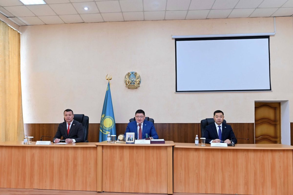 Көкпекті халқы таңдаған әкім: Нұрбек Қошқарбаев қызметіне кірісті