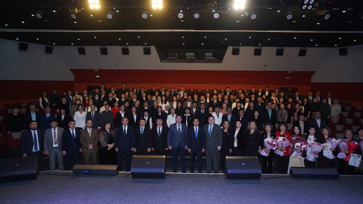 Абай облысында мәдениет саласының «Жыл үздігі – 2025» атты жылдың қорытынды іс-шарасы өтуде