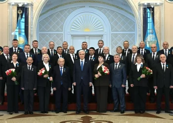 Ақордада энергетика саласын дамытуға елеулі үлес қосқан бір топ азамат марапатталды