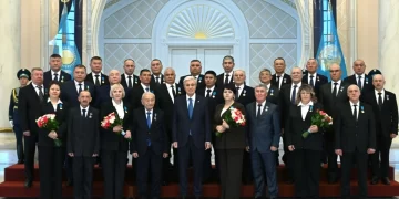 Ақордада энергетика саласын дамытуға елеулі үлес қосқан бір топ азамат марапатталды