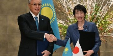 Мемлекет басшысы Жапонияның Премьер-министрі Санаэ Такаичимен келіссөз жүргізді