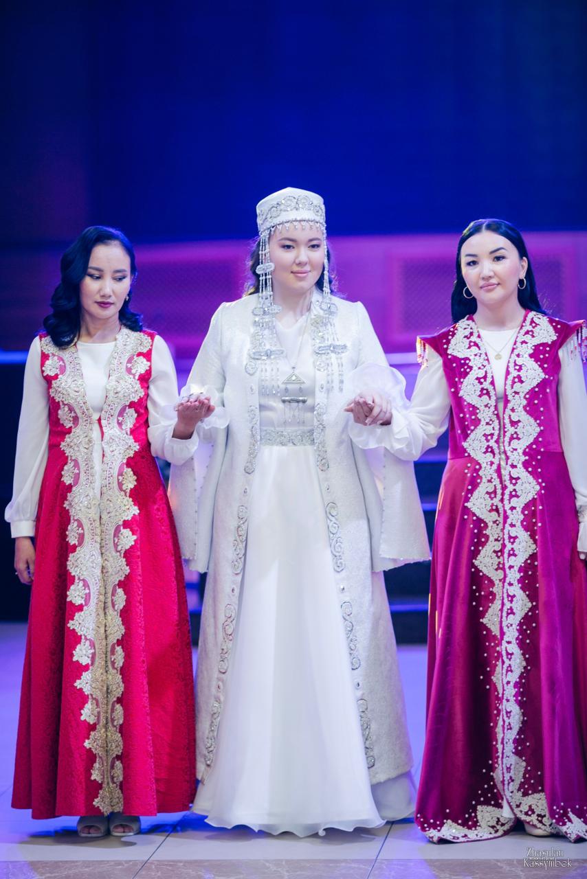 ҚЫЗЫМДЫ ҰЗАТҚАН КҮН: ДӘСТҮР МЕН АРМАН ТОҒЫСҚАНДА