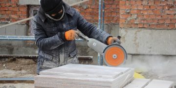 «Еңбек бостандығының» орнына «еңбекке құқық» – белгілі заңгер Конституцияға өзгерістер туралы пікір білдірді