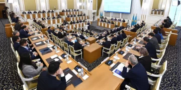 Жауапты депутаттар — ашық шешімдер: Құрылтай қалай жұмыс істейді