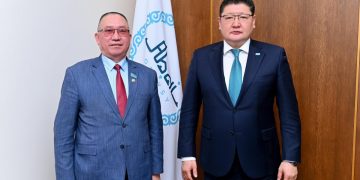 Облыс әкімі Берік Уәли Мәжіліс депутаты Нұрлан Әуесбаевпен кездесті