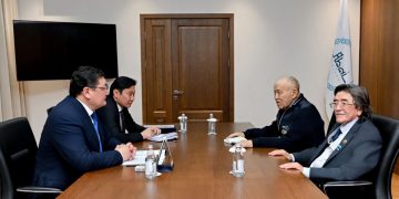 Өңірдің өткені мен ертеңі сөз болды: аймақ басшысы ақсақалдар және зиялы қауыммен жүздесті