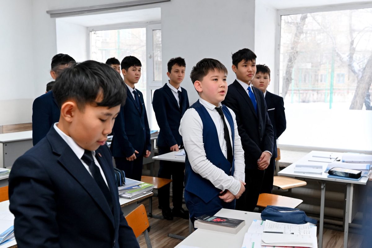 Облыс әкімі Семейдегі дарынды балаларға білім беретін лицейде болды