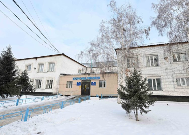 Облыс әкімі Семейдегі дарынды балаларға білім беретін лицейде болды