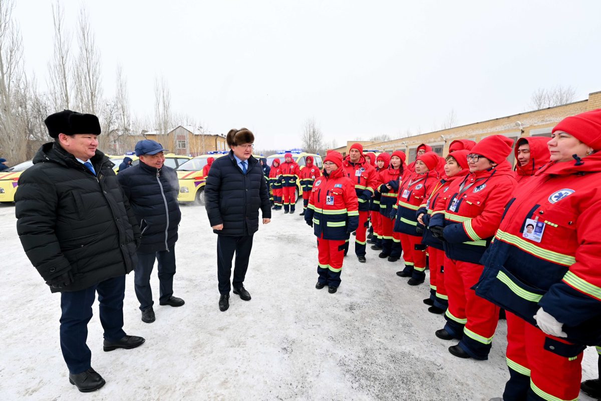Семейде жедел жәрдемнің автопаркі жаңарып жатыр: алғашқы 10 көлік тапсырылды