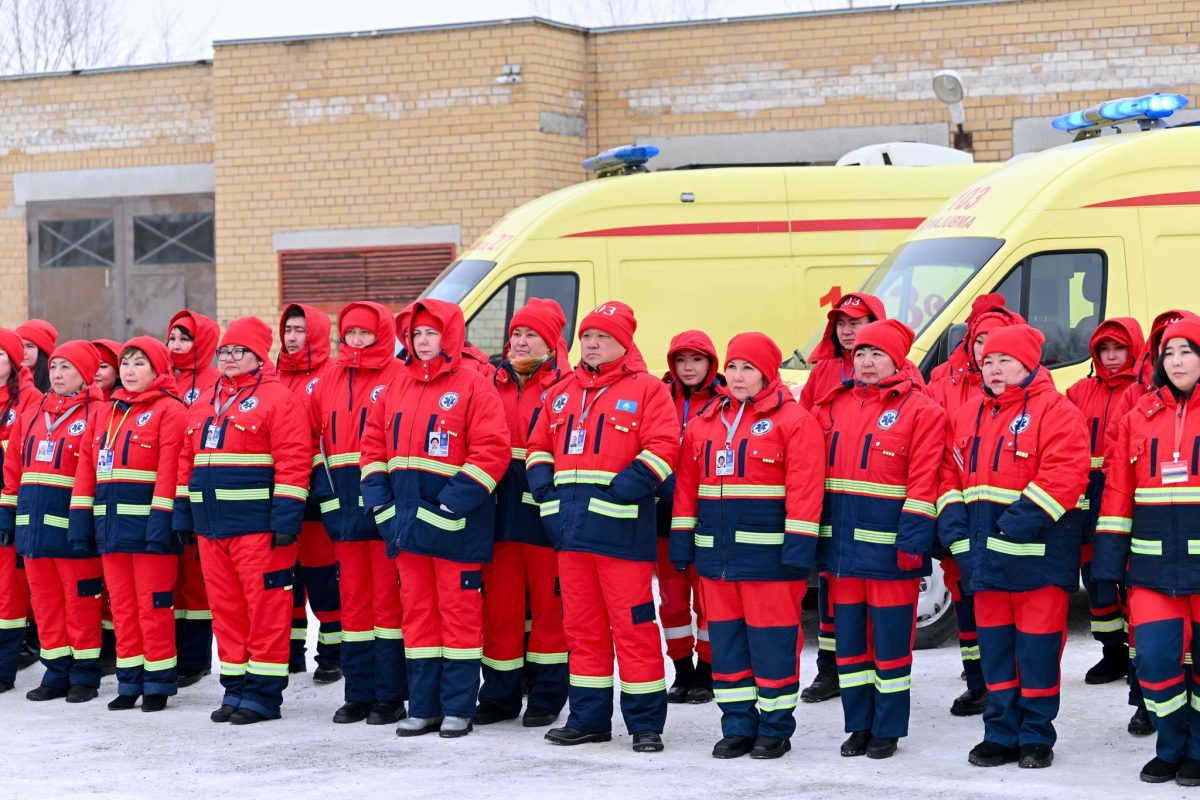 Семейде жедел жәрдемнің автопаркі жаңарып жатыр: алғашқы 10 көлік тапсырылды
