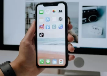 Кейбір елдерде 16 жасқа дейін әлеуметтік желіге кіру шектелген — Ұлттық құрылтай