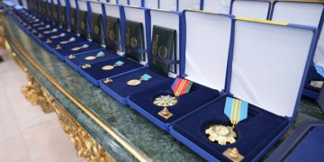 Ұлттық құрылтай: Тоқаев бір топ азаматты мемлекеттік наградамен марапаттады