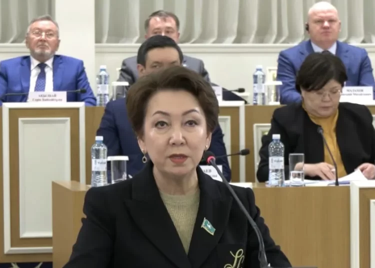 Дания Еспаева: бізге жекелеген түзетулер емес, жаңа Конституция қажет