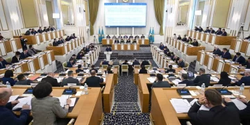 Конституциялық комиссия халықты егемендіктің иесі етуді ұсынды