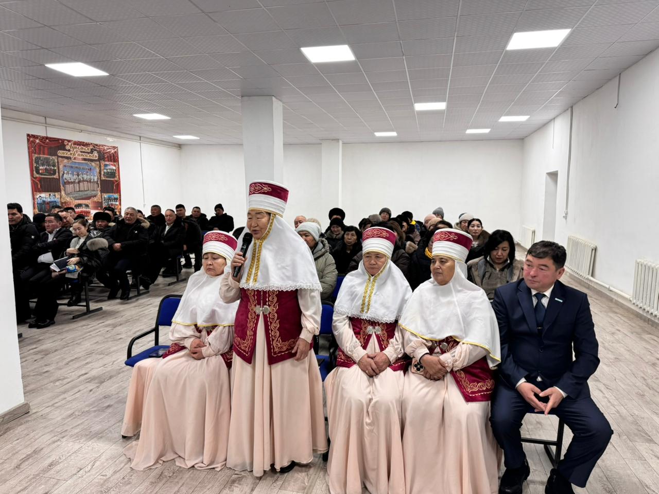 Аягөзде депутат Нұртай Сабильянов тұрғындармен кездесті